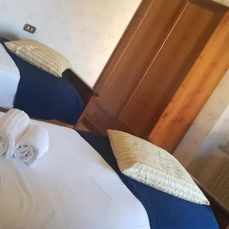Staffieri Apartment *